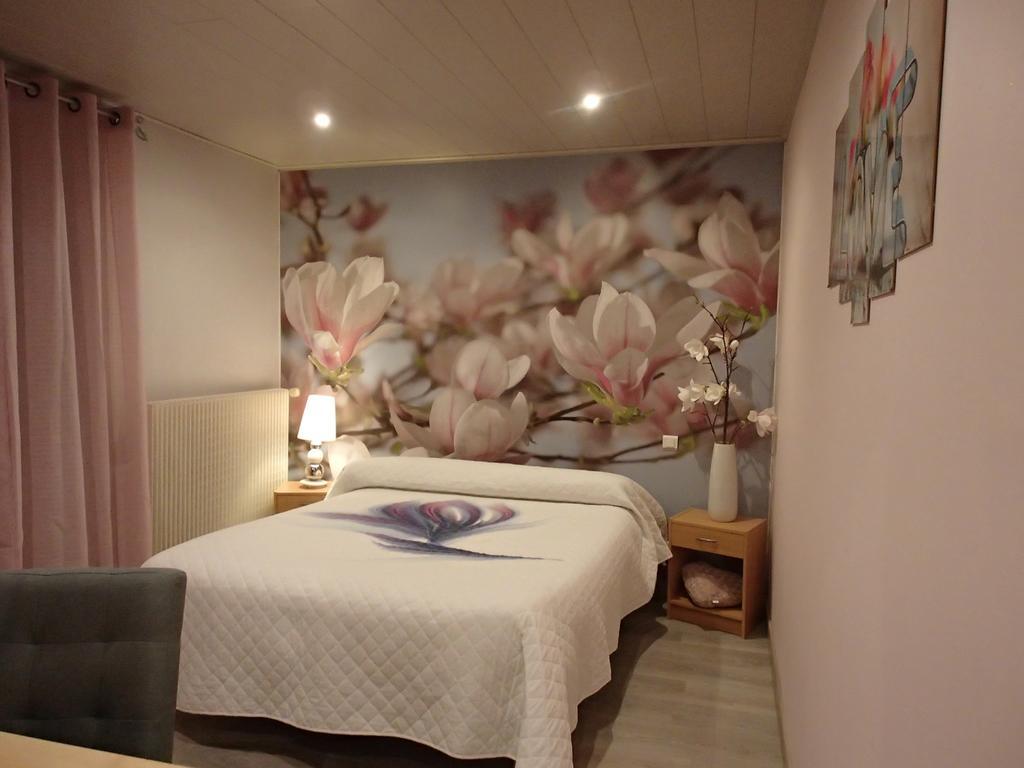 Bed and Breakfast Le P'tit Bonheur Chilly-sur-Salins Zimmer foto